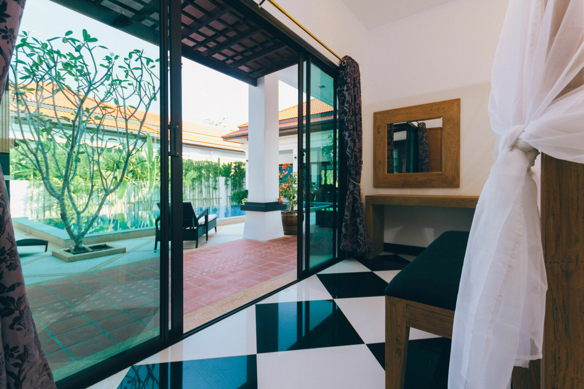 Jewels Villas Phuket Surin Beach  Exterior photo