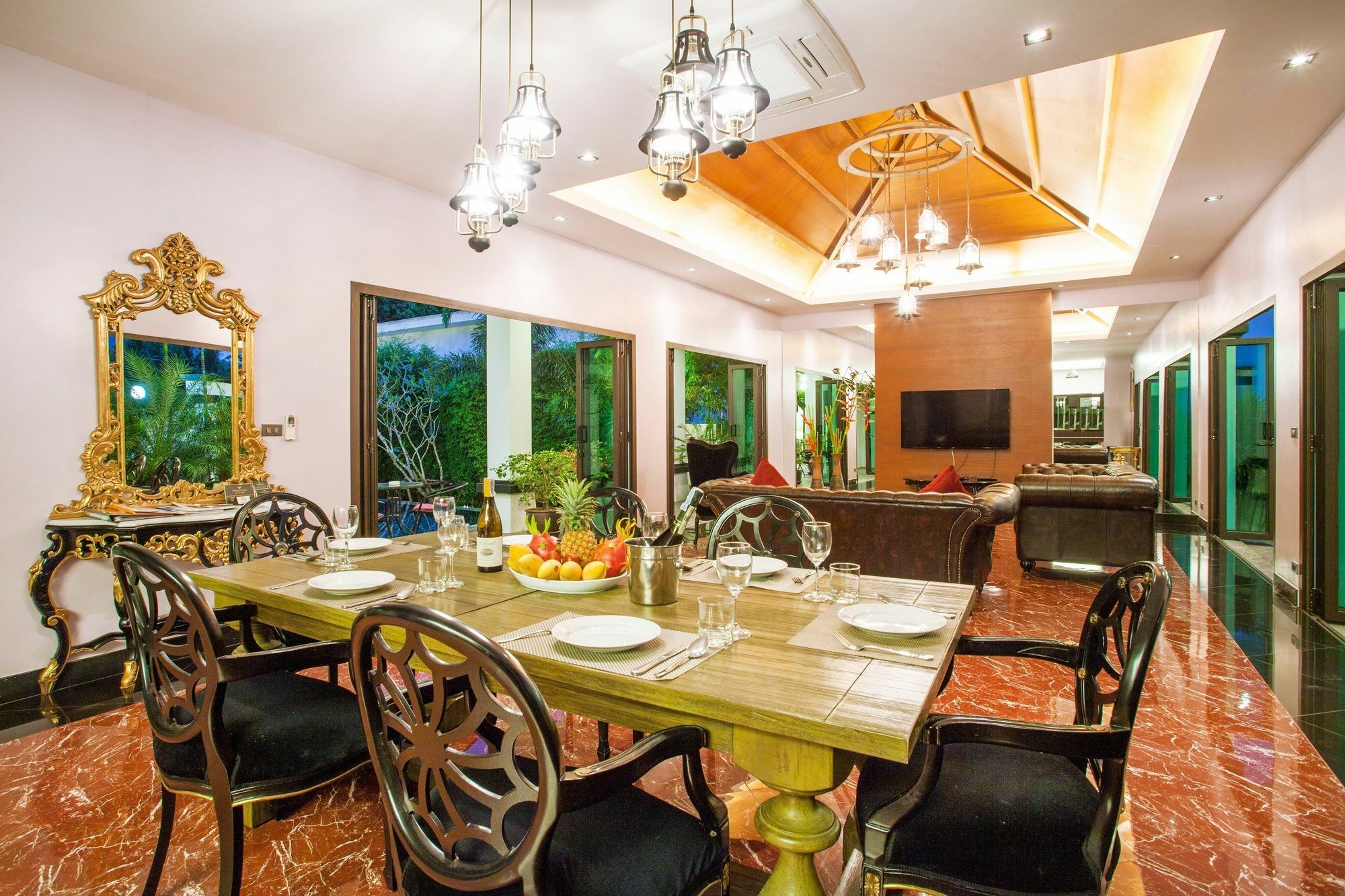 Jewels Villas Phuket Surin Beach  Exterior photo