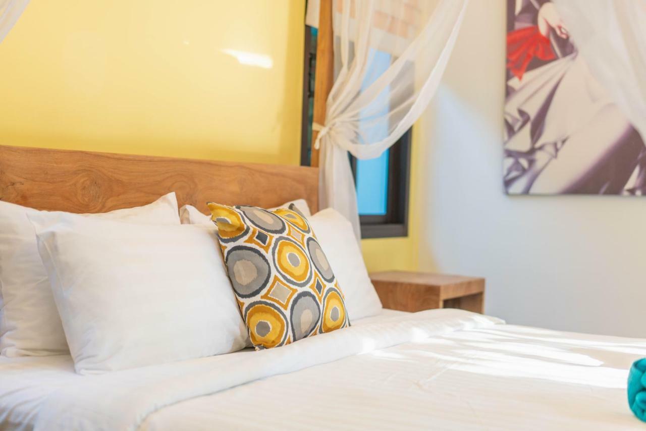 Jewels Villas Phuket Surin Beach  Exterior photo